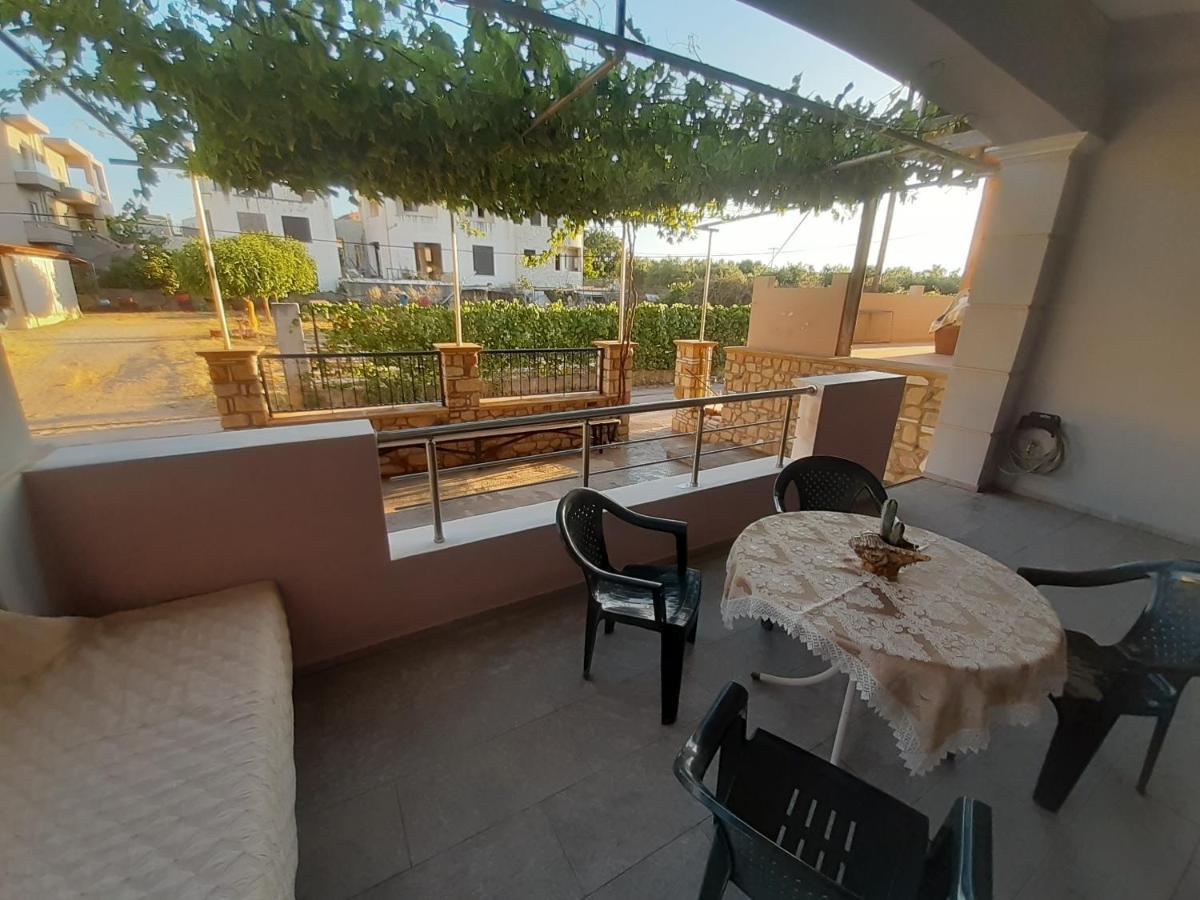 Villa Utsi Ligidhes Esterno foto